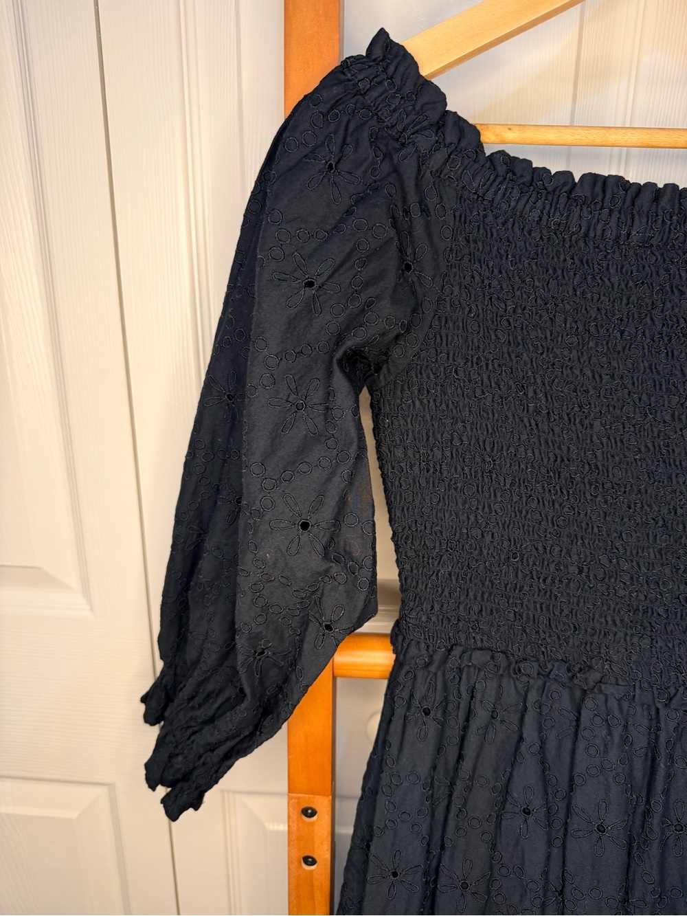 Lilly Pulitzer Arlynn Onyx Eyelet Off Shoulder Maxi Dress Smocked M - Picture 5 of 12